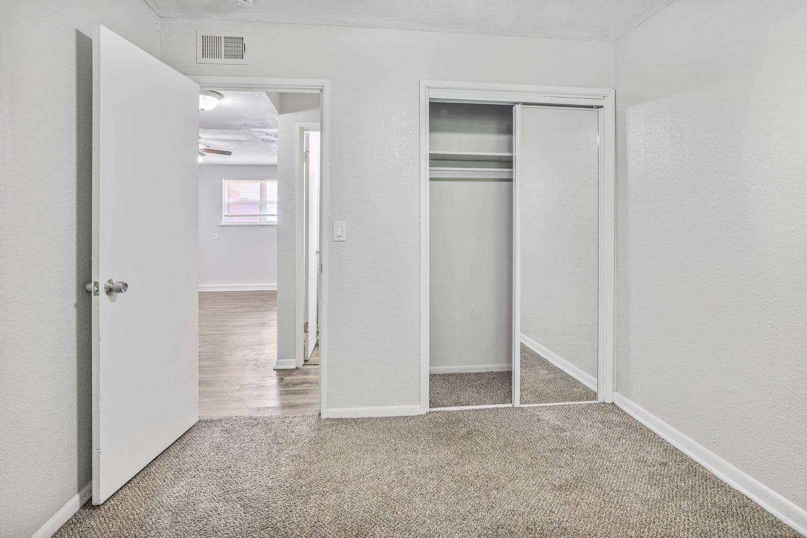 Parkville Apartment: 6110 NW Bell Rd.