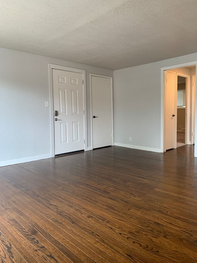 Kansas City Apartment: 4403 / 4407 Holly