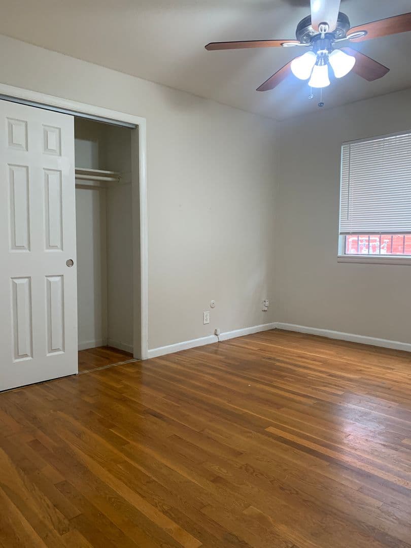 Kansas City Apartment: 3608-3618 Baltimore Ave.