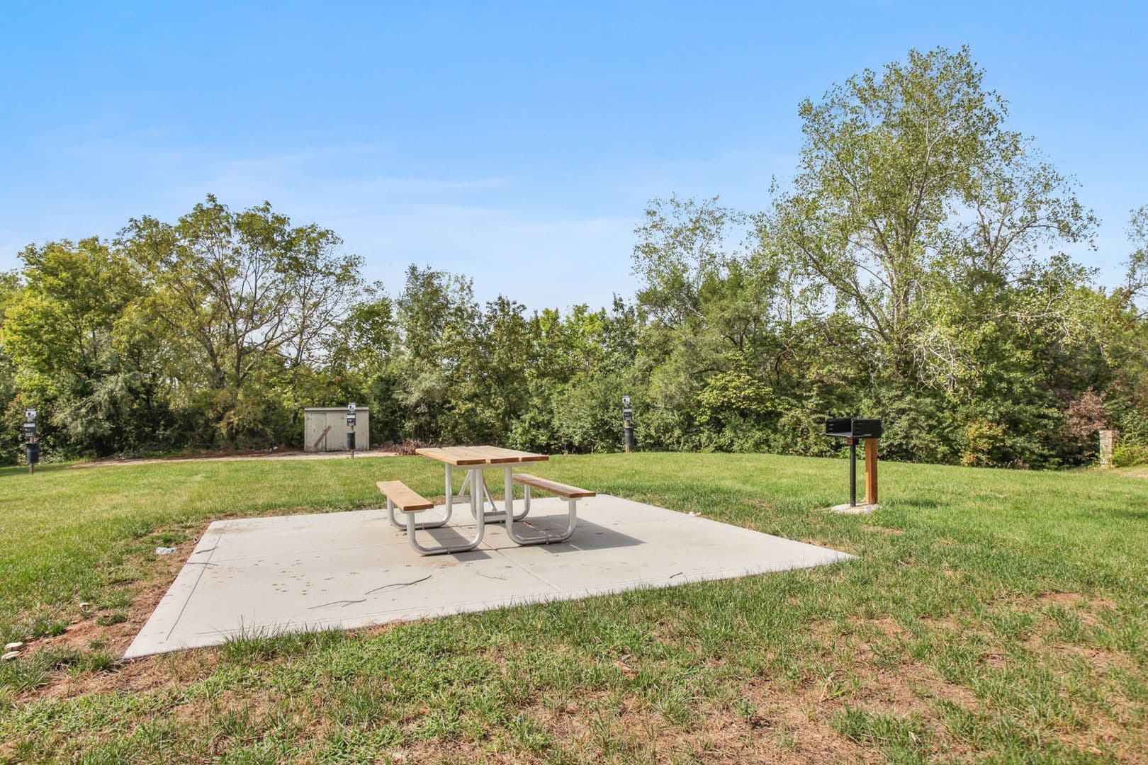 Kansas City Apartment: 10561 Cypress Ave