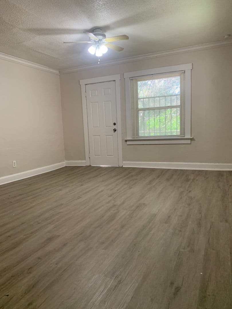 Kansas City Apartment: 905-911 W 40th Terr