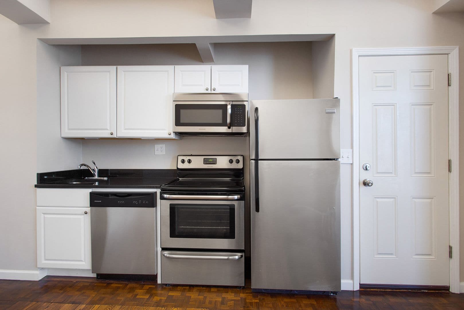 Kansas City Apartment: 1-7 E. 34th St.