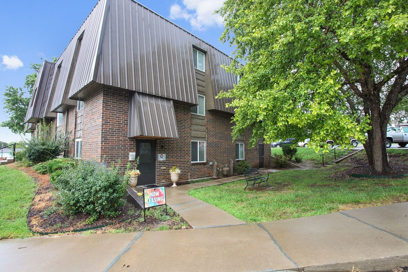 Grandview Apartment: 3813 Duck Road