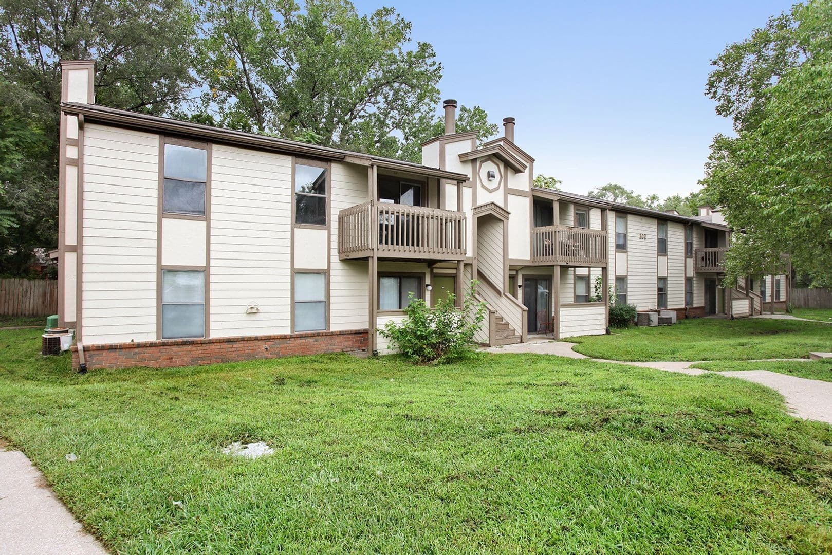 Lees Summit Apartment: 600 SE 291 Hwy