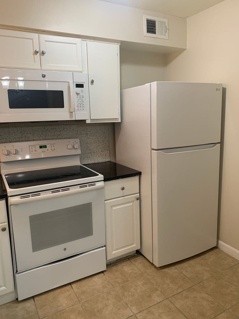 Kansas City Apartment: 3701-3703 Baltimore Ave