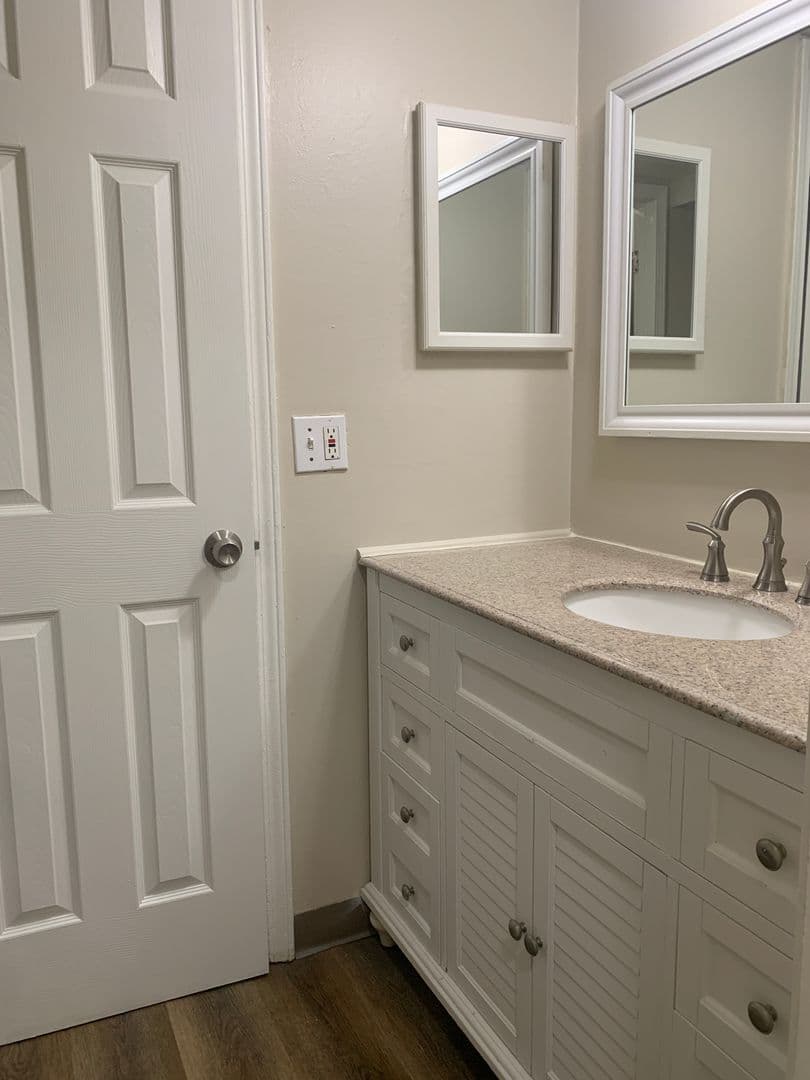 Kansas City Apartment: 3701-3703 Baltimore Ave