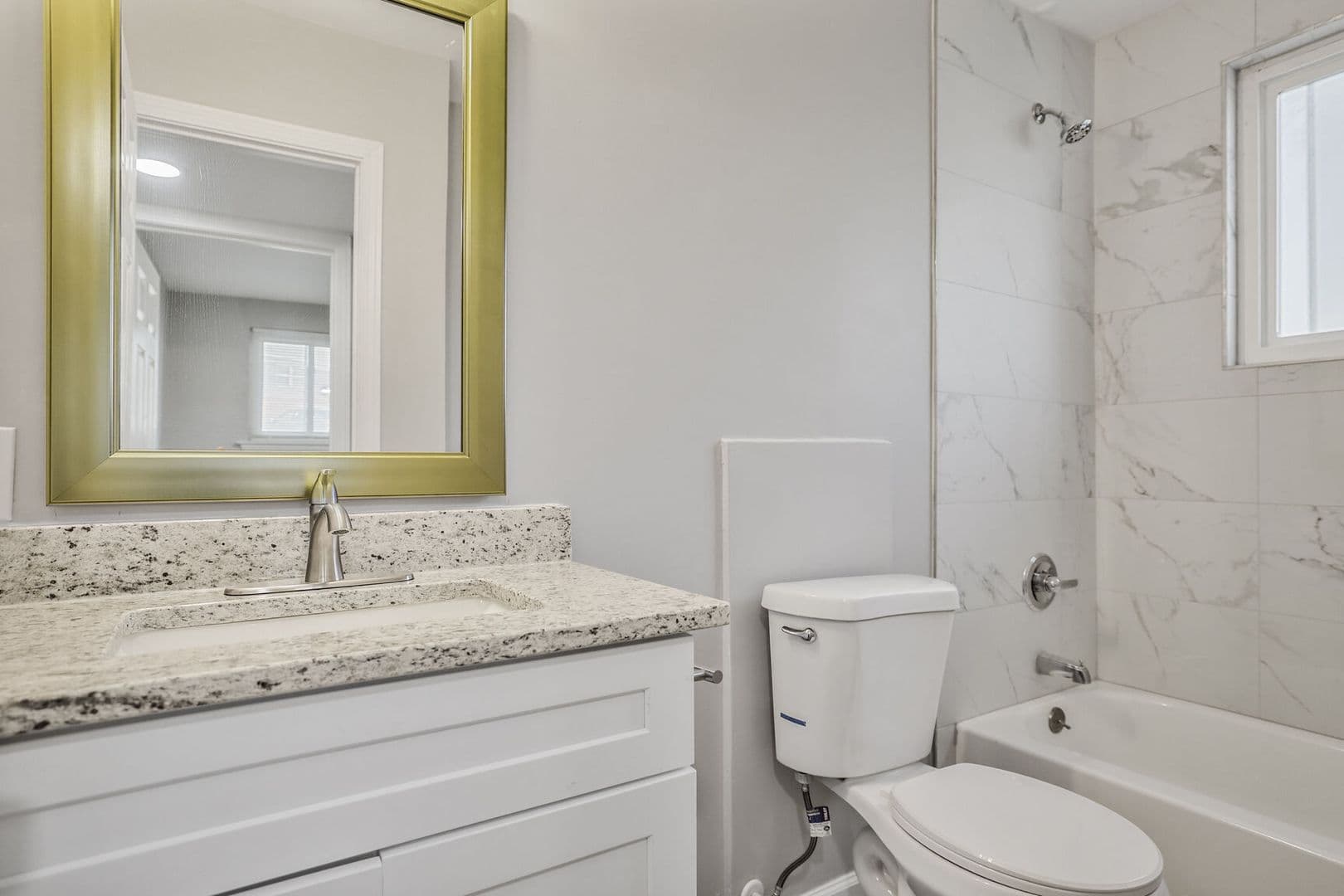 Parkville Apartment: 6110 NW Bell Rd.