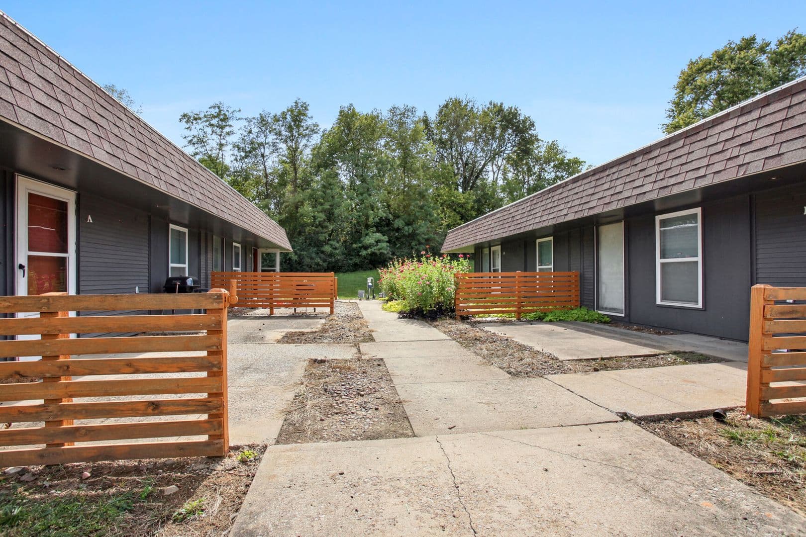 Kansas City Apartment: 10561 Cypress Ave