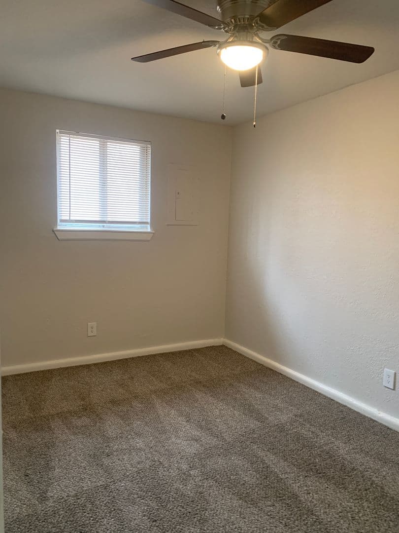 Parkville Apartment: 6110 NW Bell Rd.