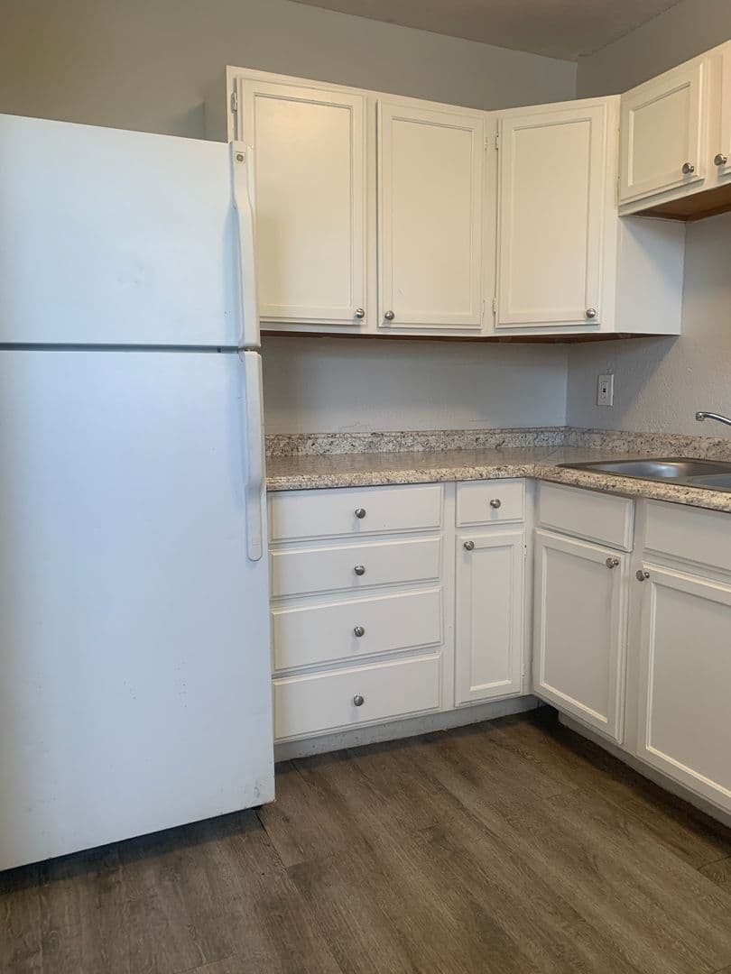 Parkville Apartment: 6110 NW Bell Rd.