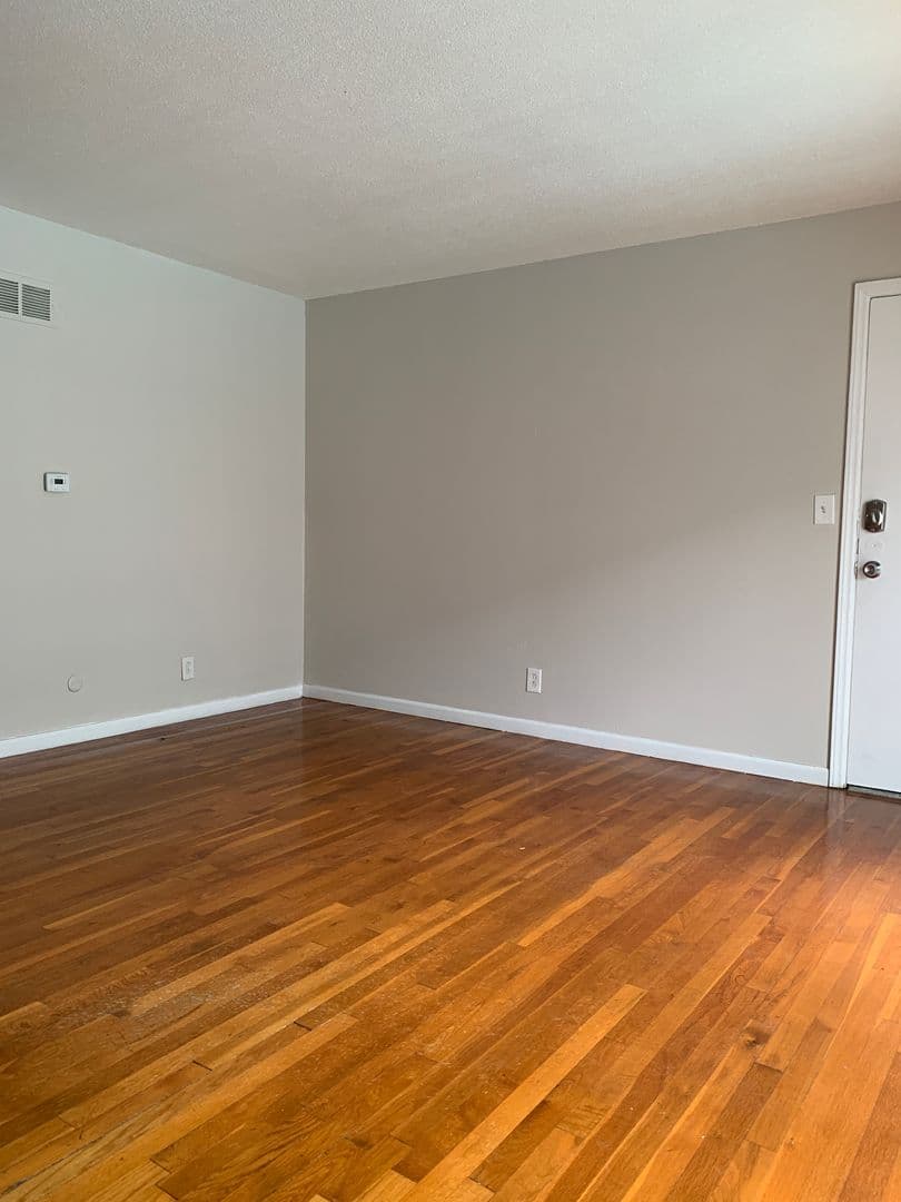 Kansas City Apartment: 3608-3618 Baltimore Ave.