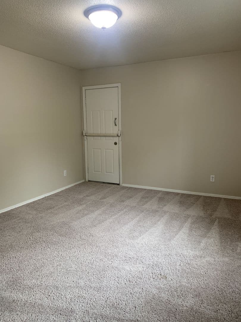 Kansas City Apartment: 3701-3703 Baltimore Ave