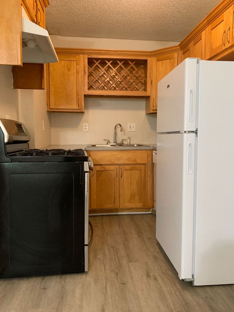 Kansas City Apartment: 905-911 W 40th Terr