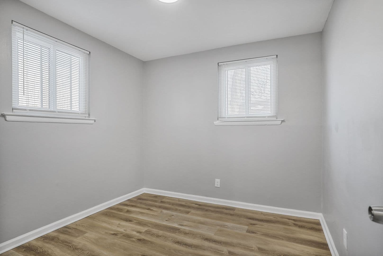 Parkville Apartment: 6110 NW Bell Rd.
