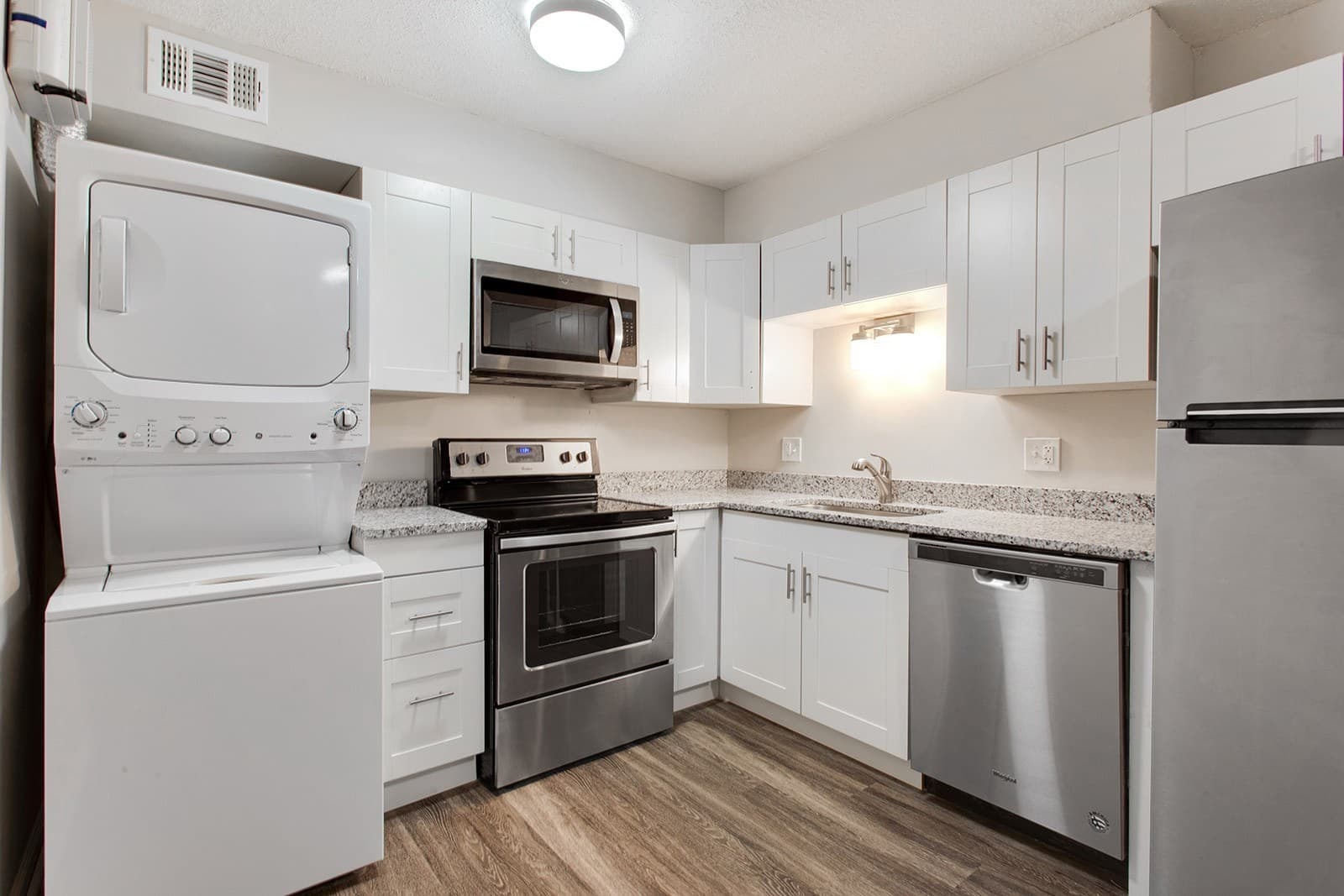 Kansas City Apartment: 3701-3703 Baltimore Ave