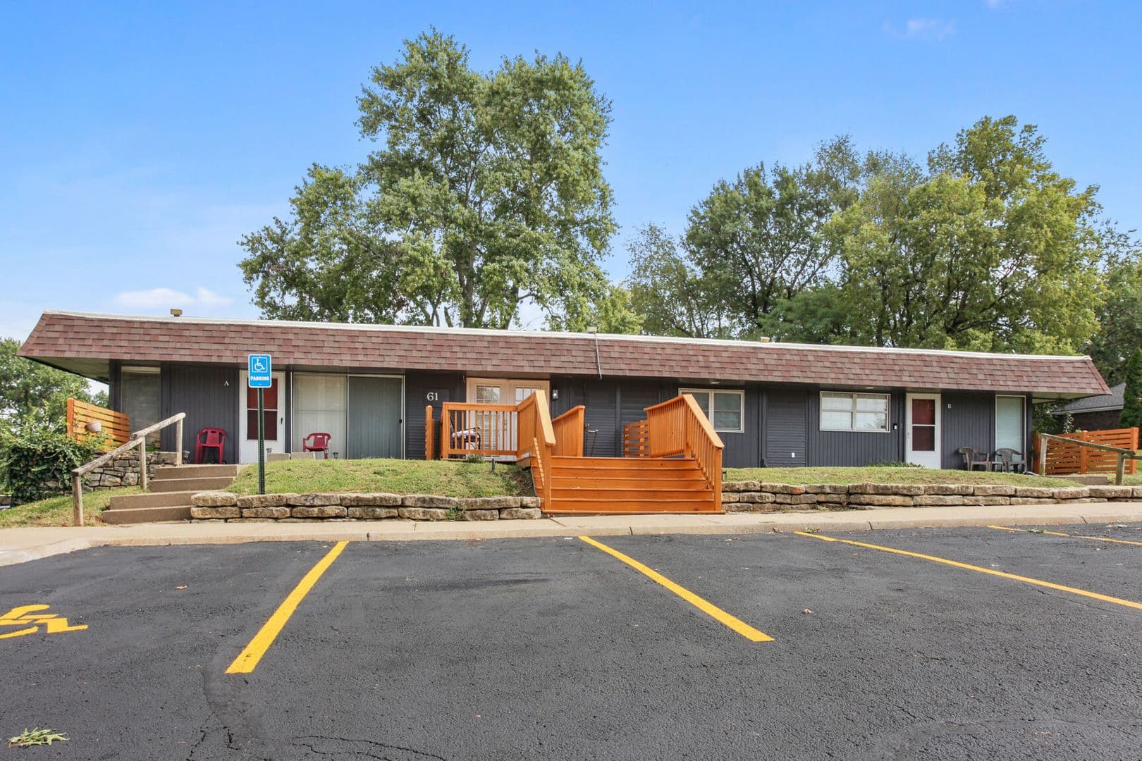 Kansas City Apartment: 10561 Cypress Ave