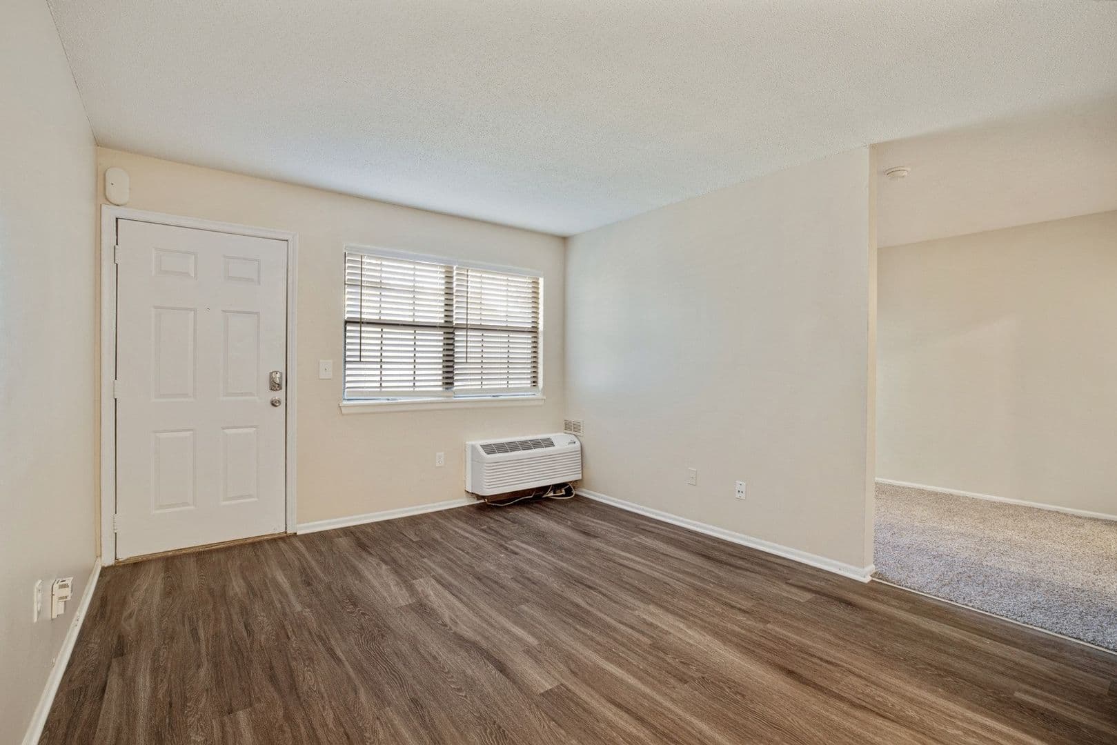 Olathe Apartment: 16615 W 139th St