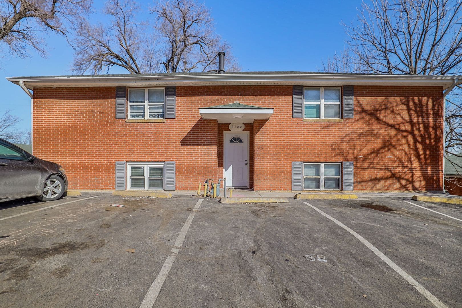 Parkville Apartment: 6110 NW Bell Rd.