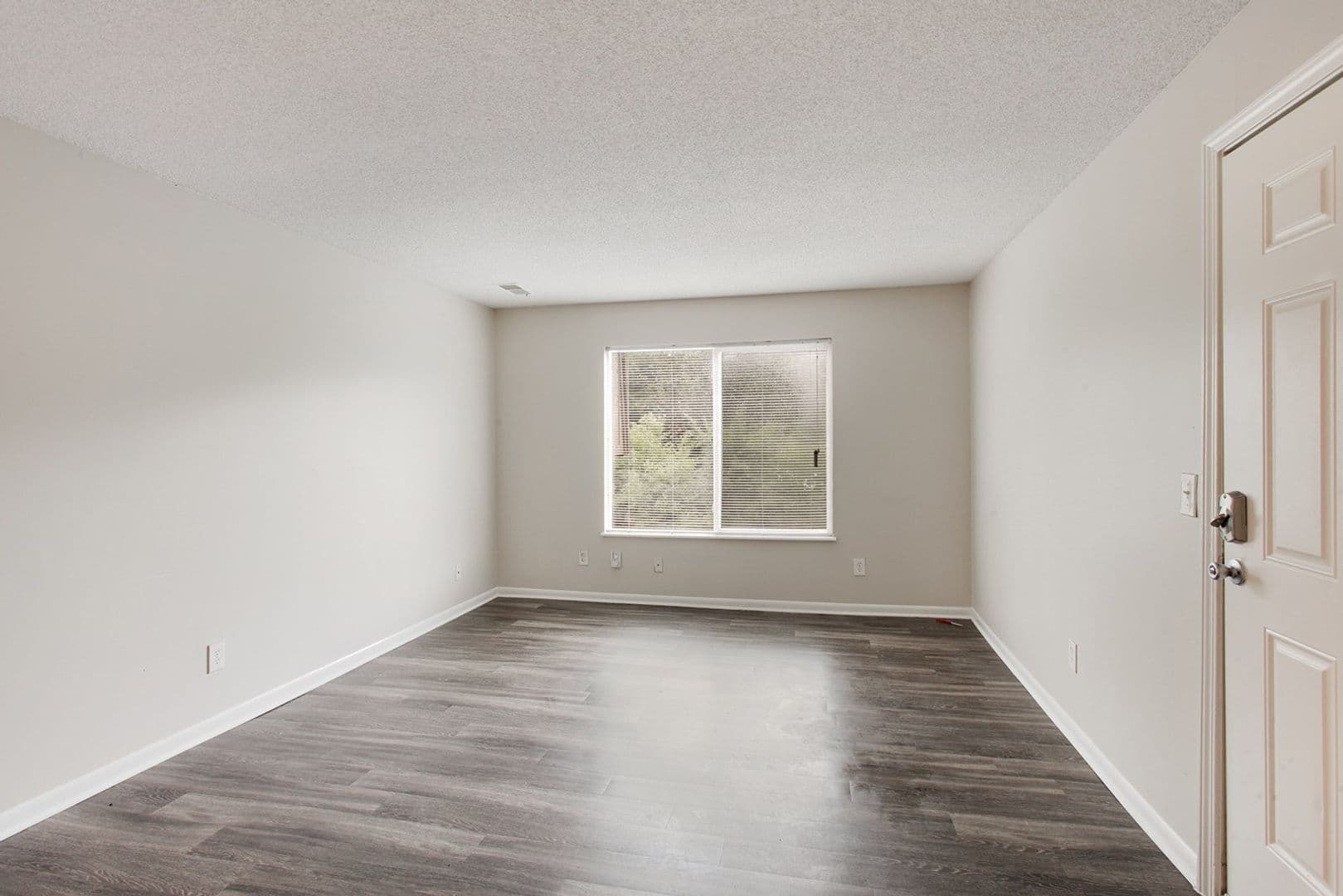 Grandview Apartment: 3813 Duck Road