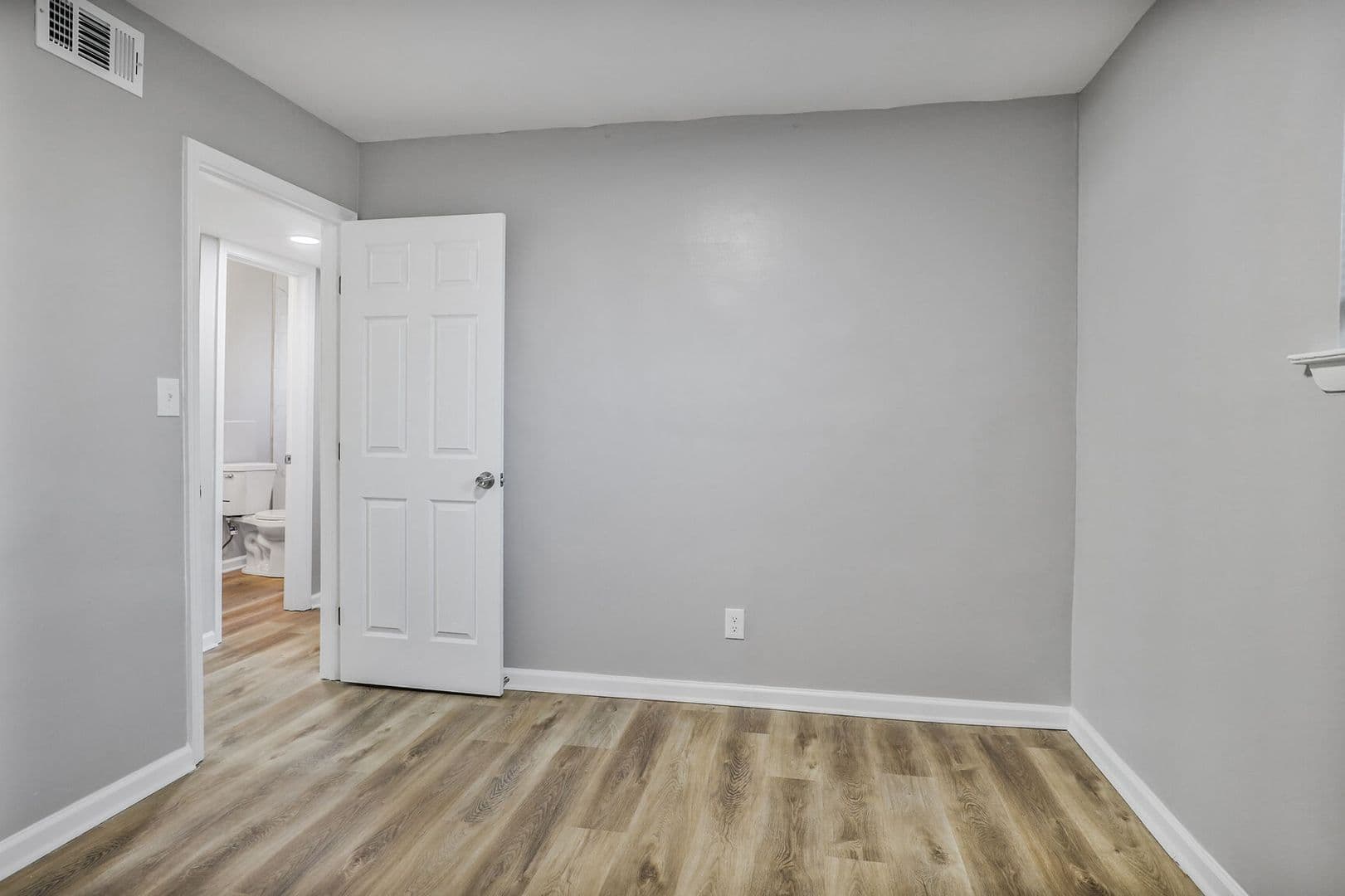 Parkville Apartment: 6110 NW Bell Rd.