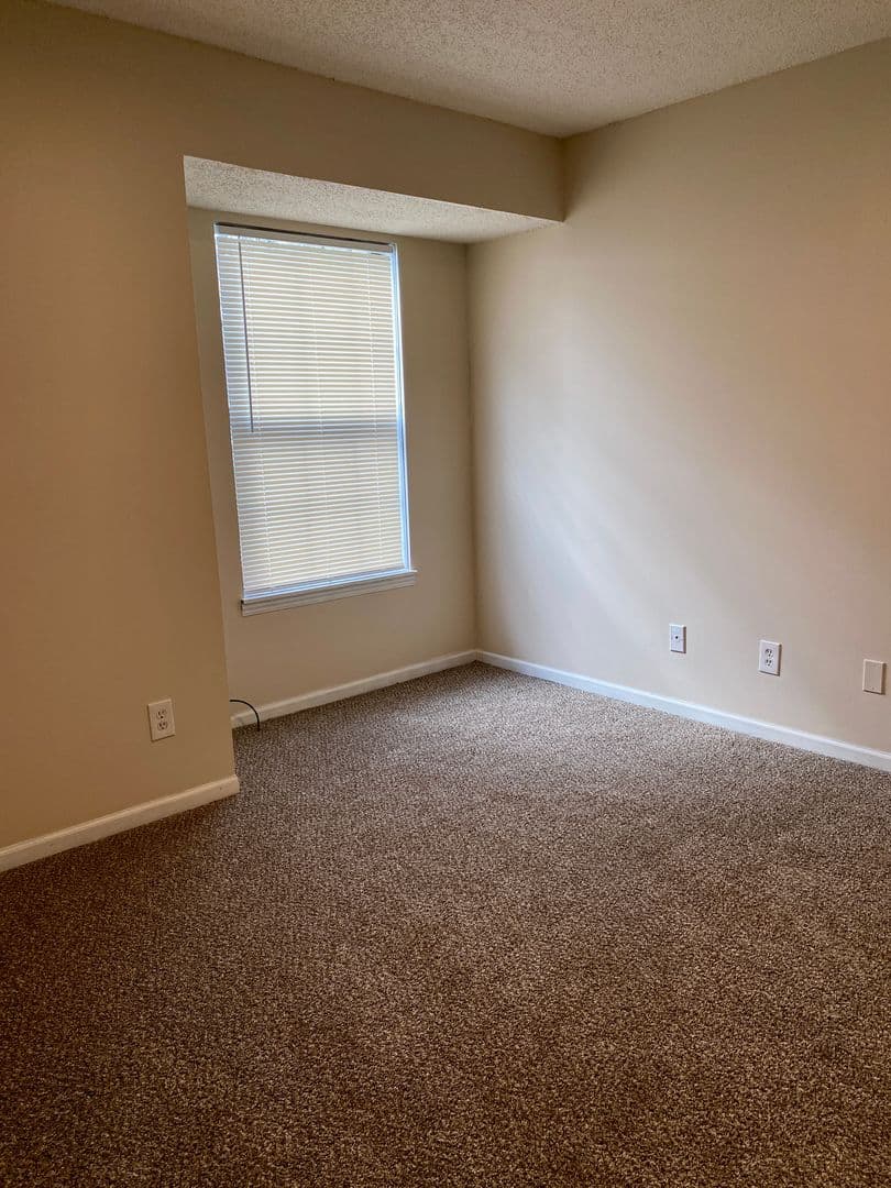 Shawnee Apartment: 6117-6129 Barton Ave