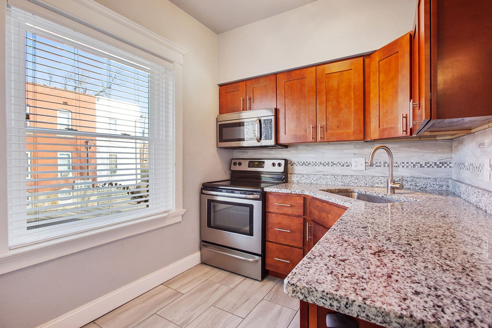 Kansas City Apartment: 3825 Baltimore