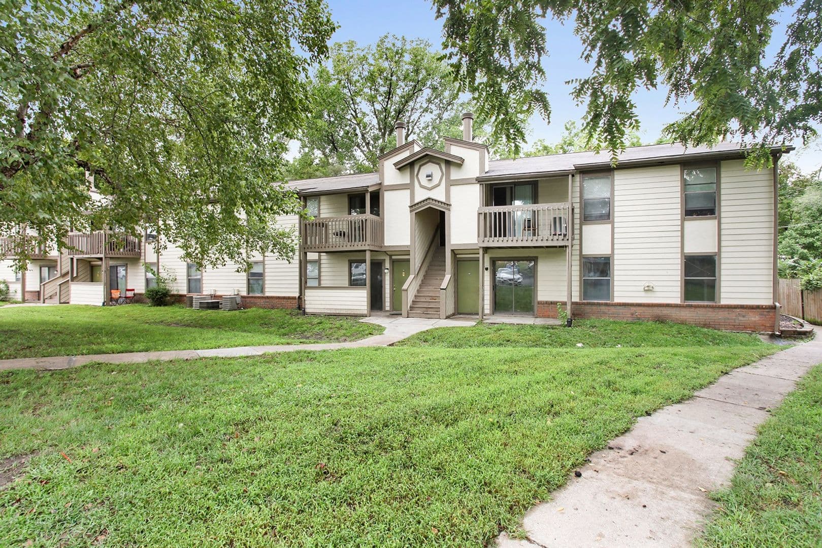 Lees Summit Apartment: 600 SE 291 Hwy