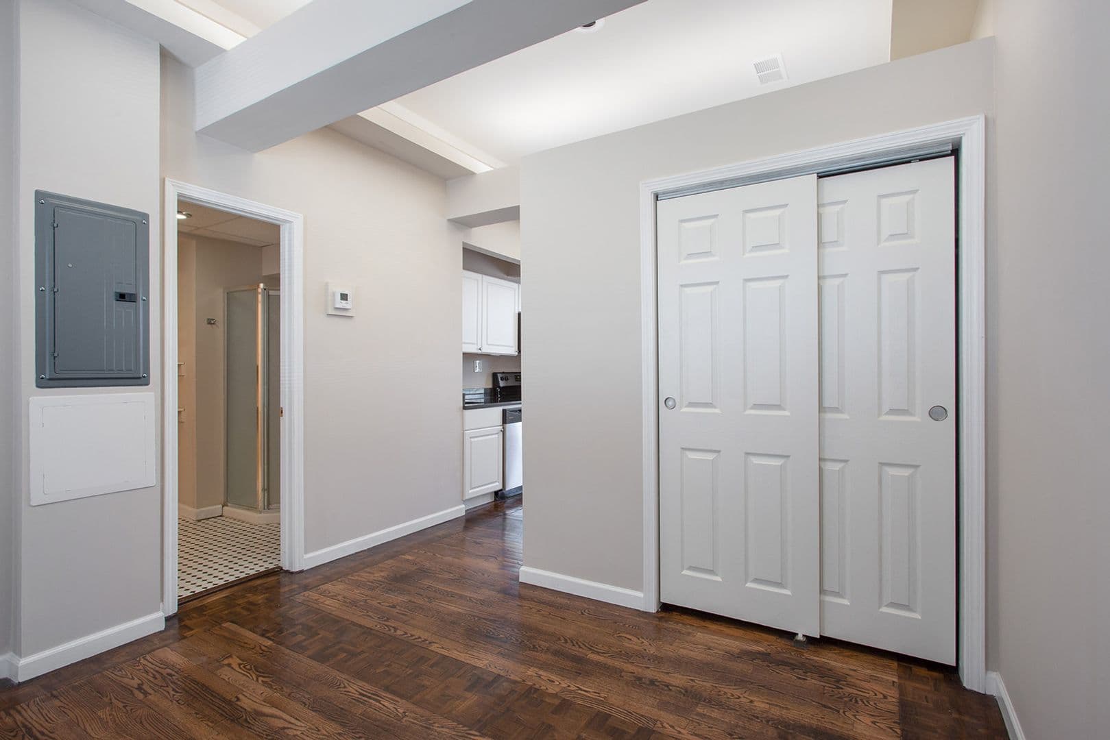 Kansas City Apartment: 1-7 E. 34th St.