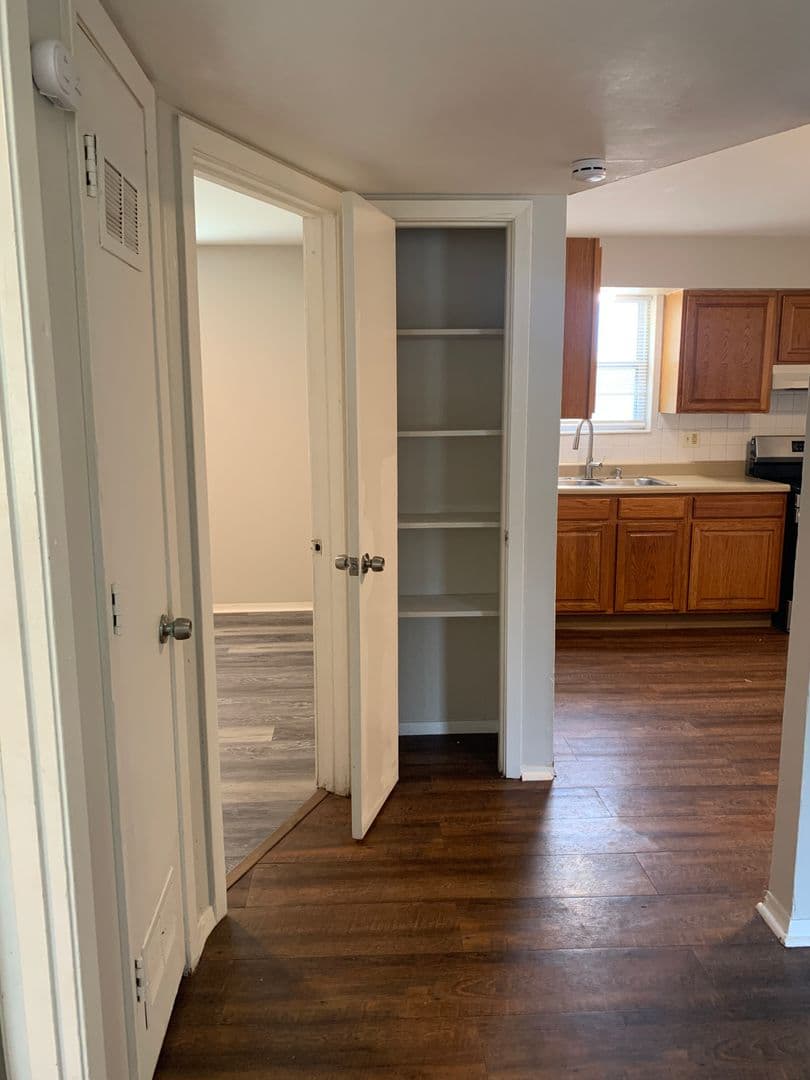 Riverside Apartment: 4820-4867 NW Homestead Rd. / Terr.