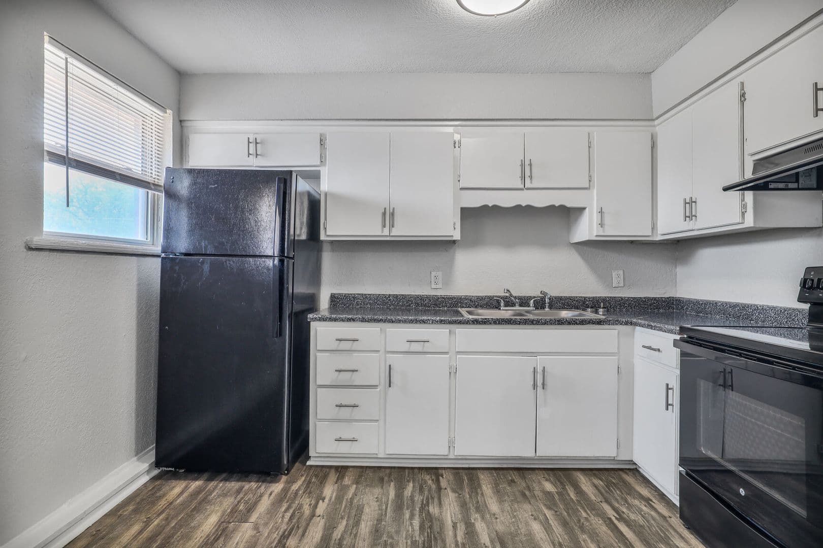 Parkville Apartment: 6110 NW Bell Rd.
