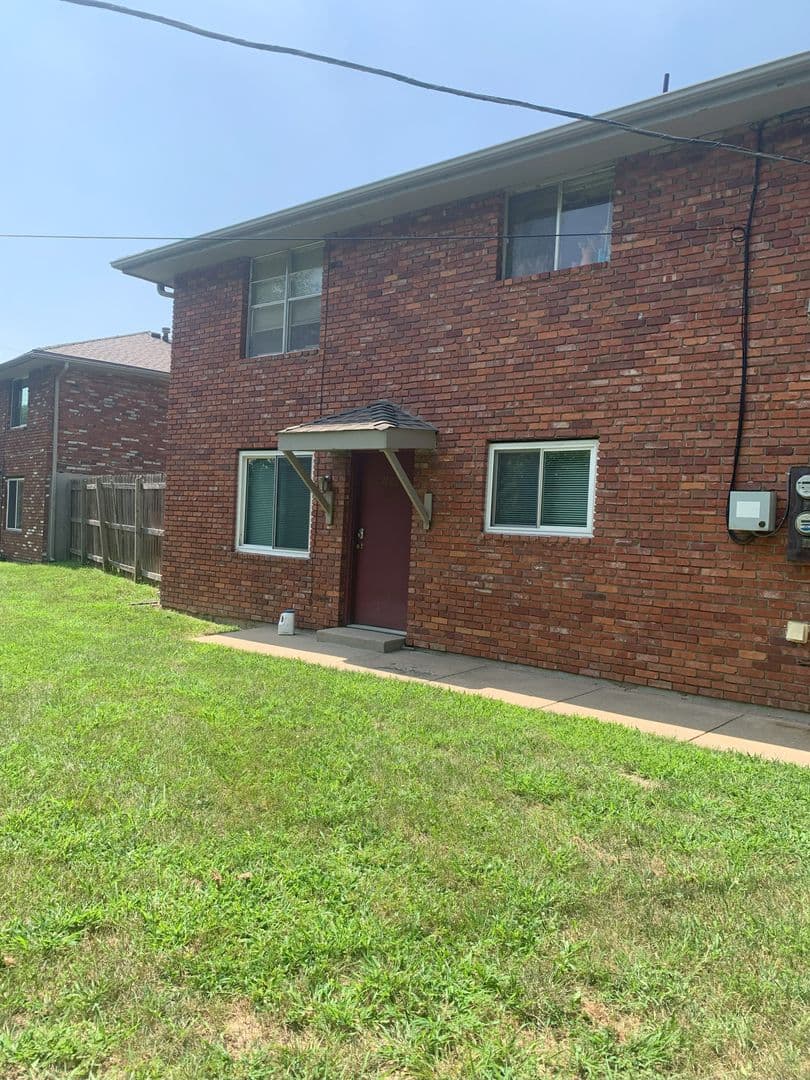 Parkville Apartment: 9001-9155 NW 57th Street