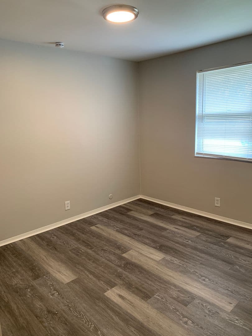 Riverside Apartment: 4820-4867 NW Homestead Rd. / Terr.