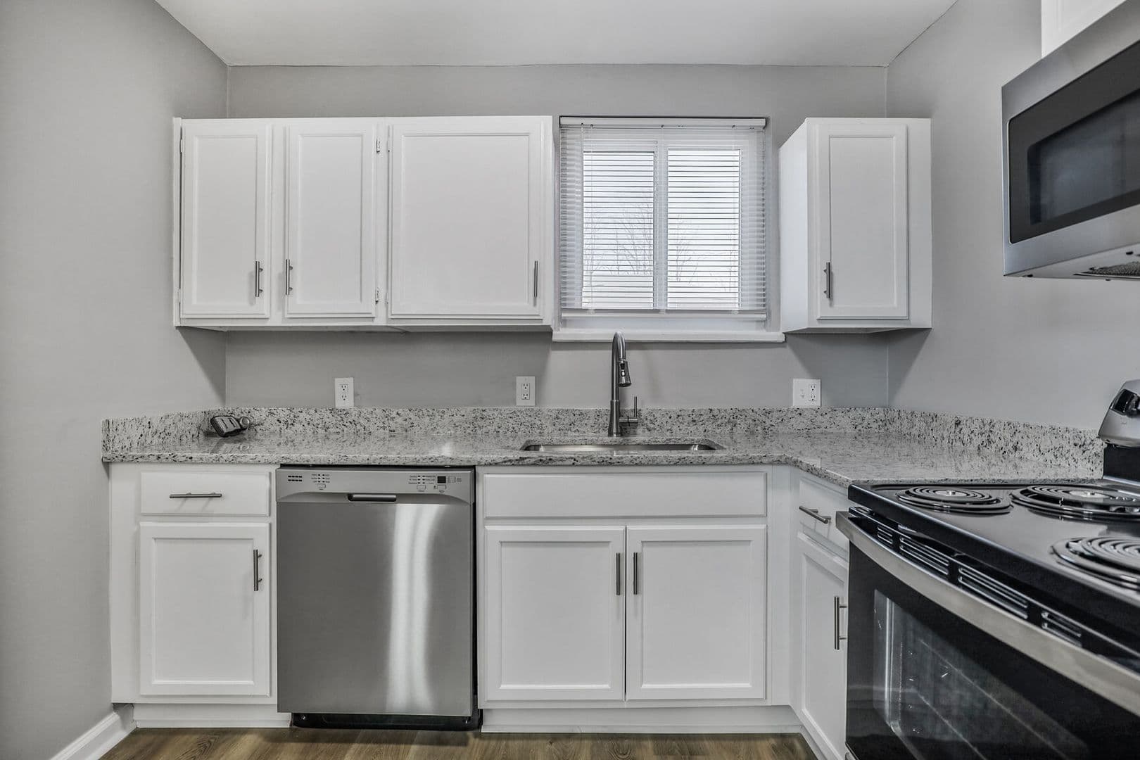 Parkville Apartment: 6110 NW Bell Rd.