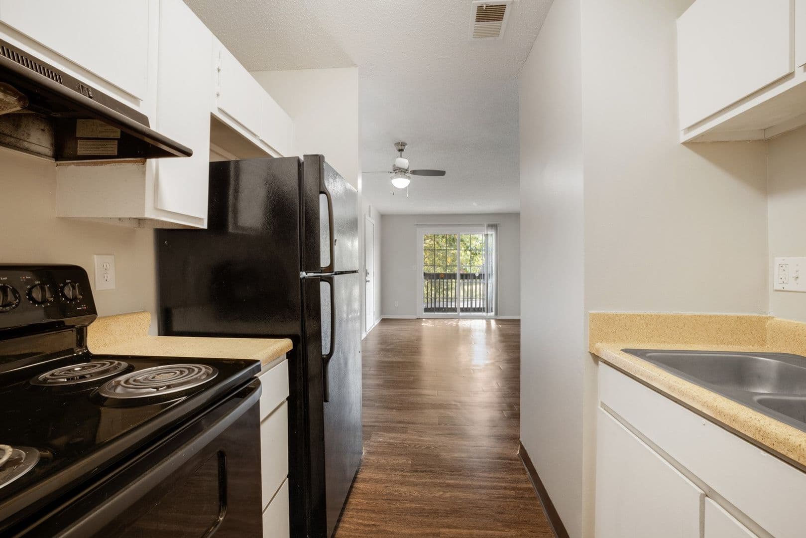 Olathe Apartment: 16615 W 139th St