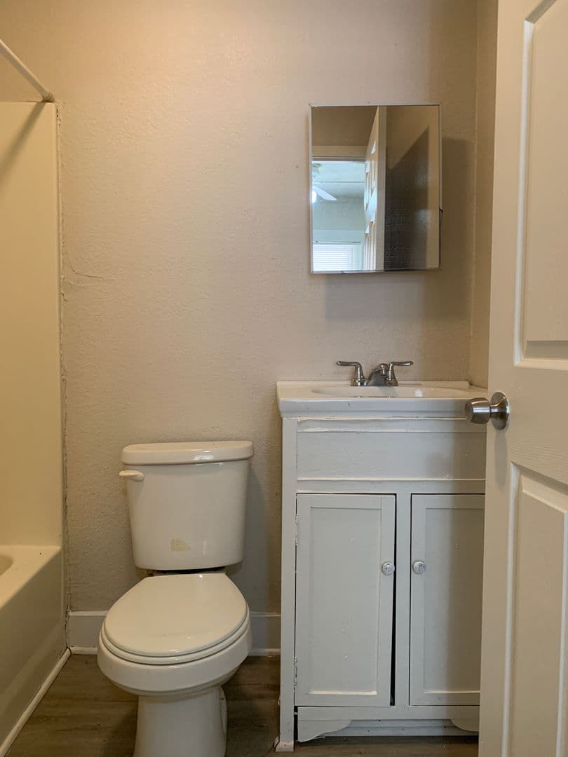 Kansas City Apartment: 905-911 W 40th Terr