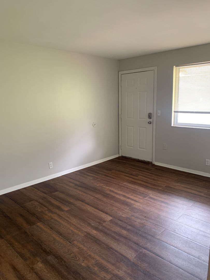 Riverside Apartment: 4820-4867 NW Homestead Rd. / Terr.