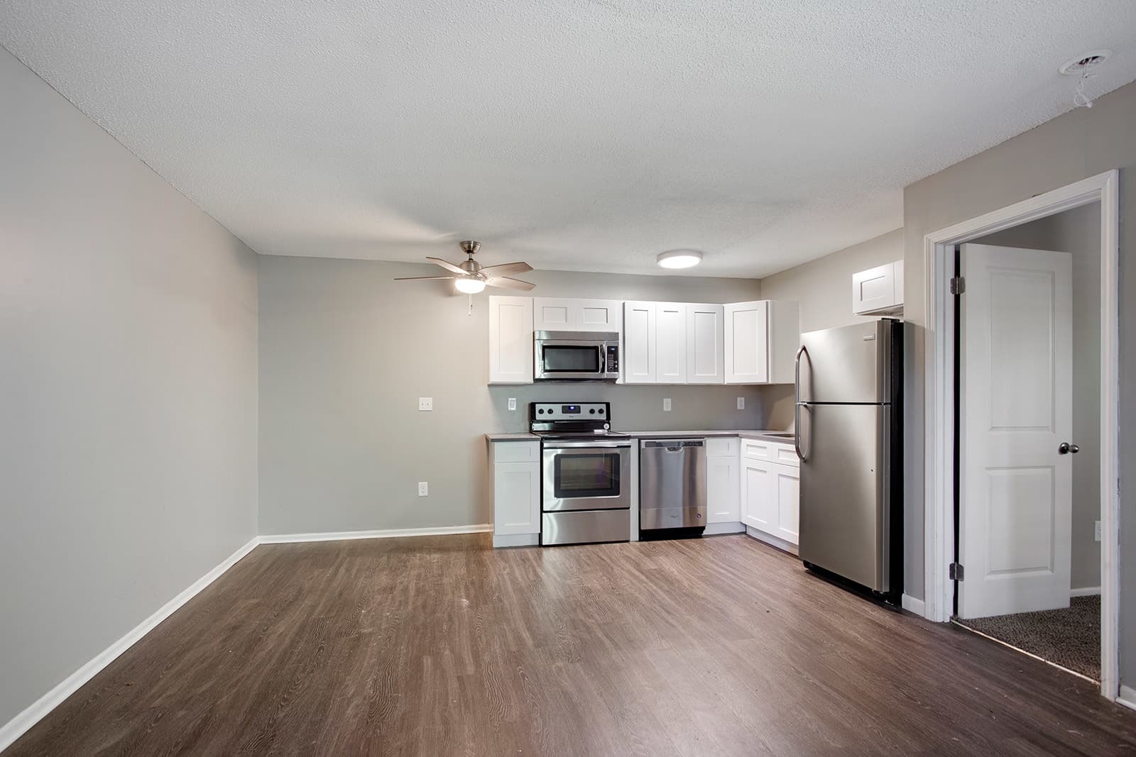 Olathe Apartment: 16615 W 139th St
