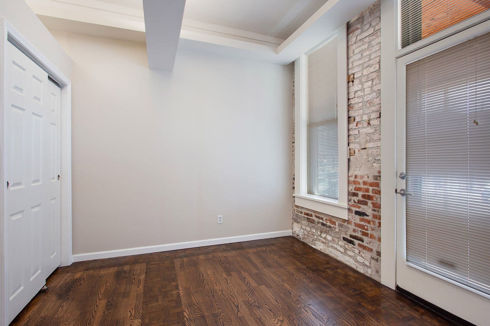Kansas City Apartment: 1-7 E. 34th St.