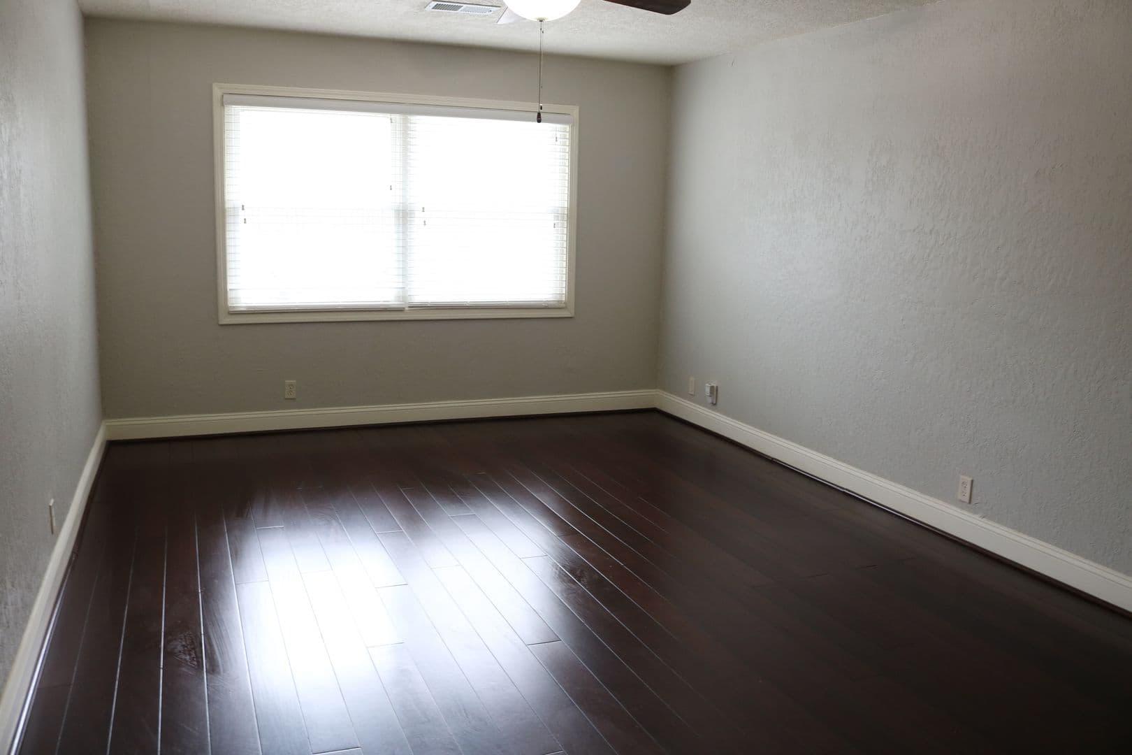 Kansas City Apartment: 3900-3902 Booth St.