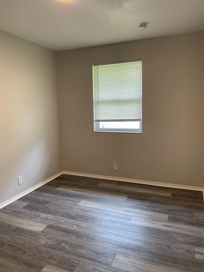 Riverside Apartment: 4820-4867 NW Homestead Rd. / Terr.