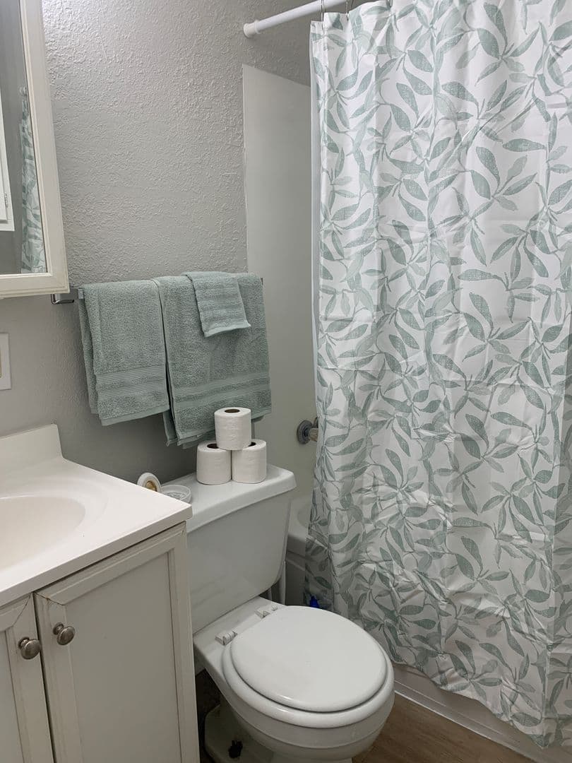 Parkville Apartment: 6110 NW Bell Rd.