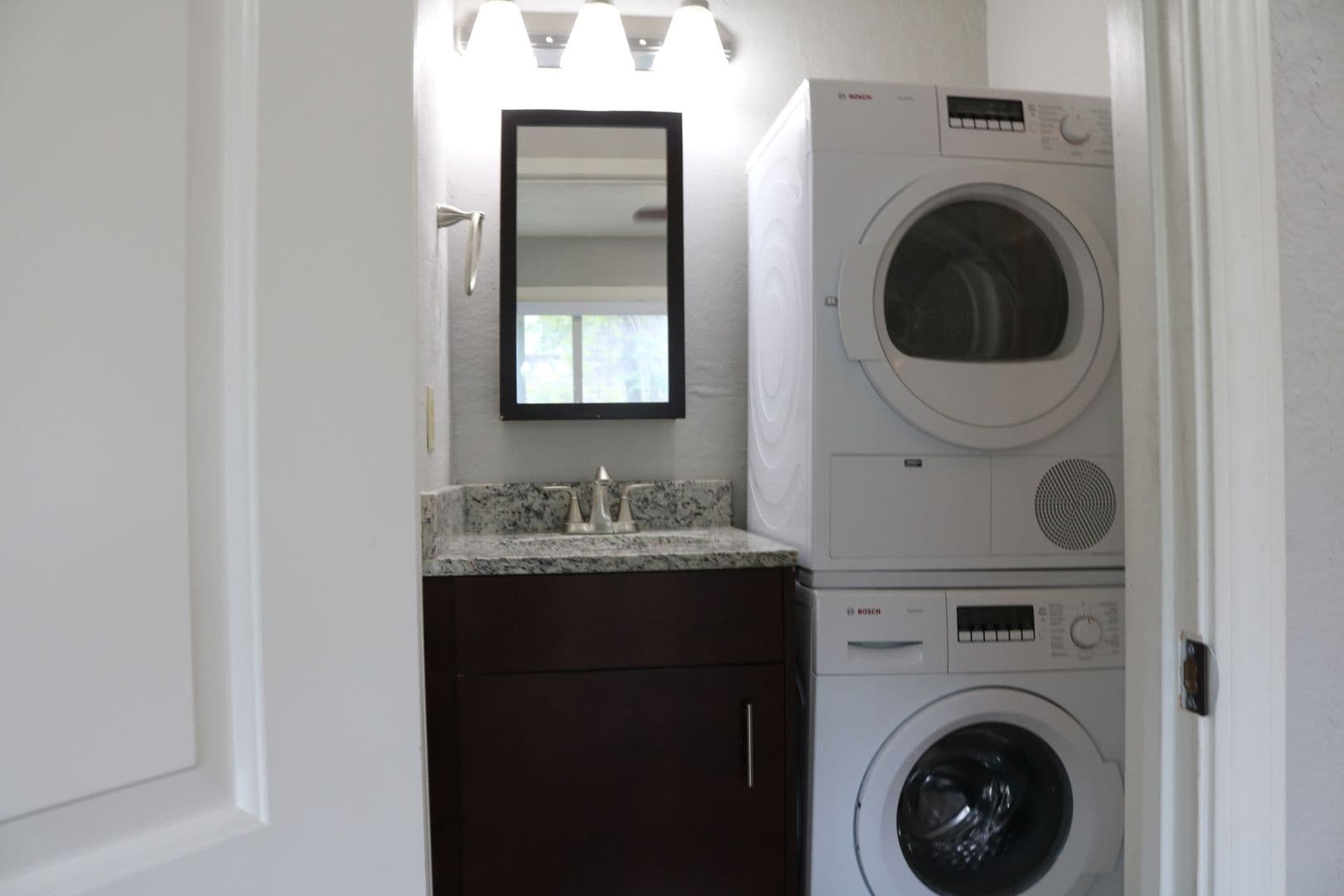 Kansas City Apartment: 3900-3902 Booth St.