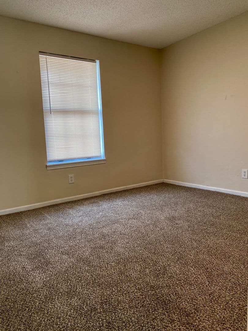 Shawnee Apartment: 6117-6129 Barton Ave