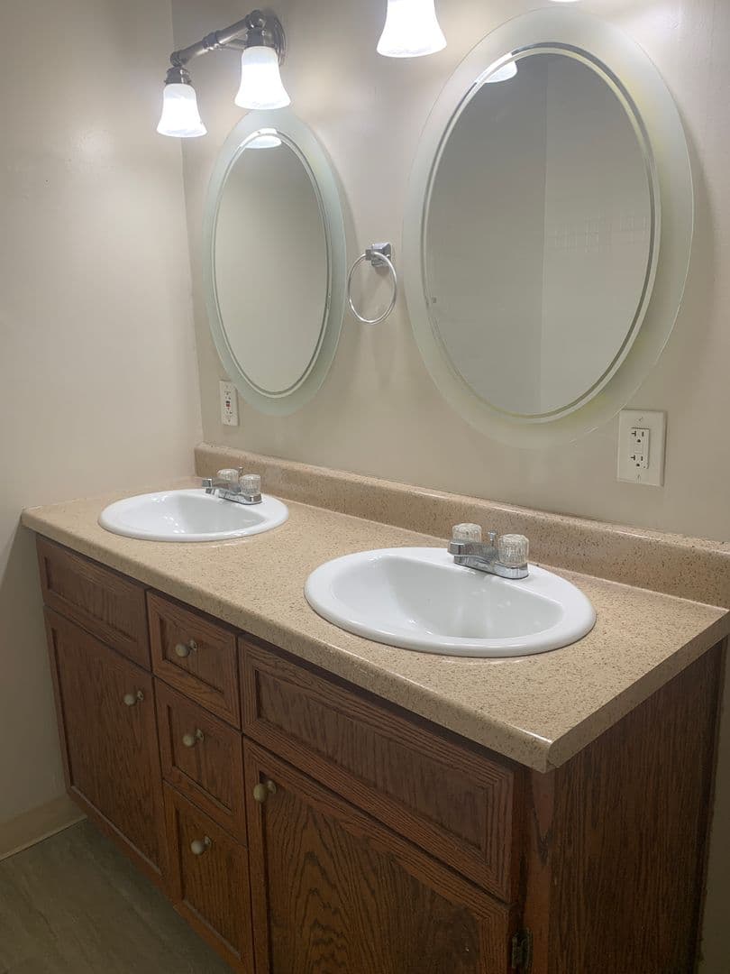 Kansas City Apartment: 3608-3618 Baltimore Ave.