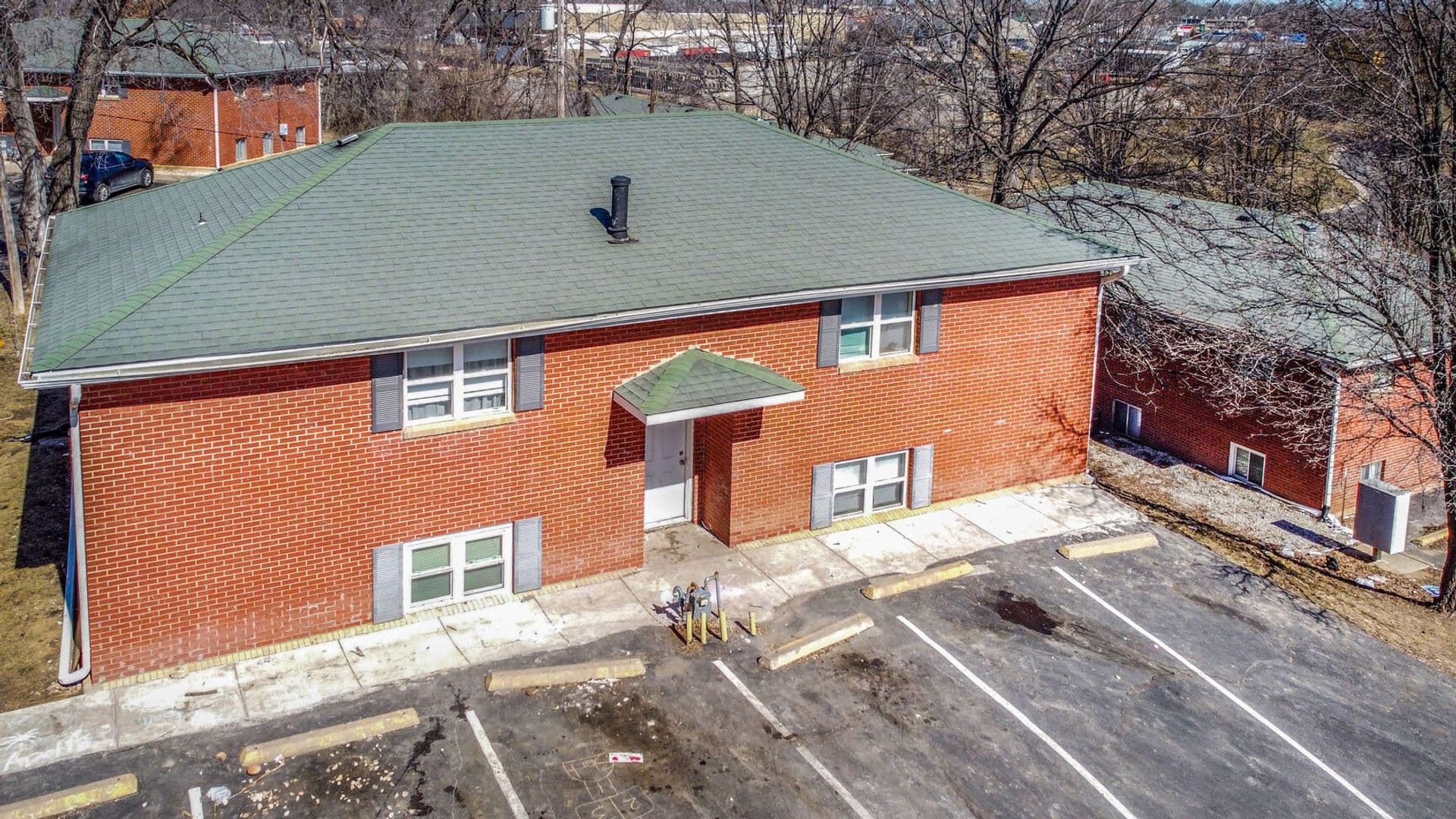 Parkville Apartment: 6110 NW Bell Rd.