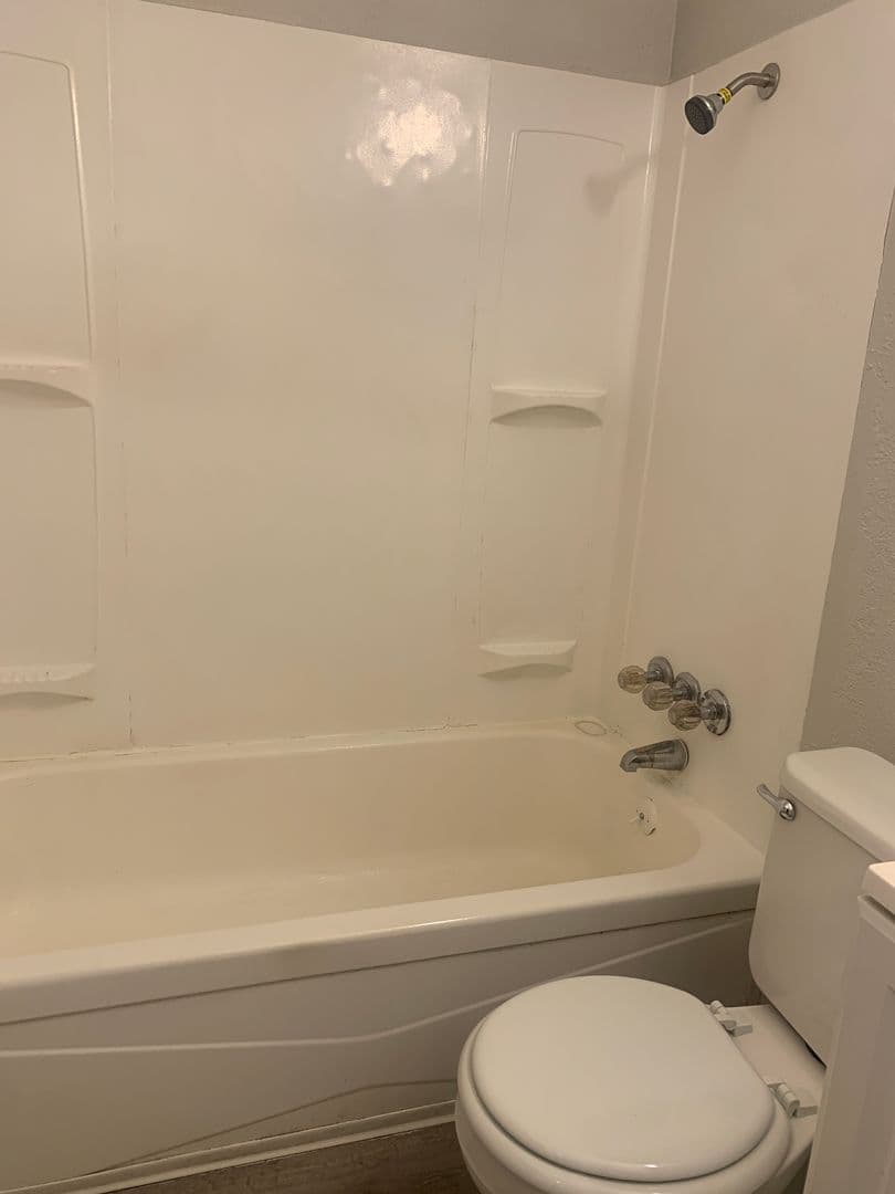 Parkville Apartment: 6110 NW Bell Rd.