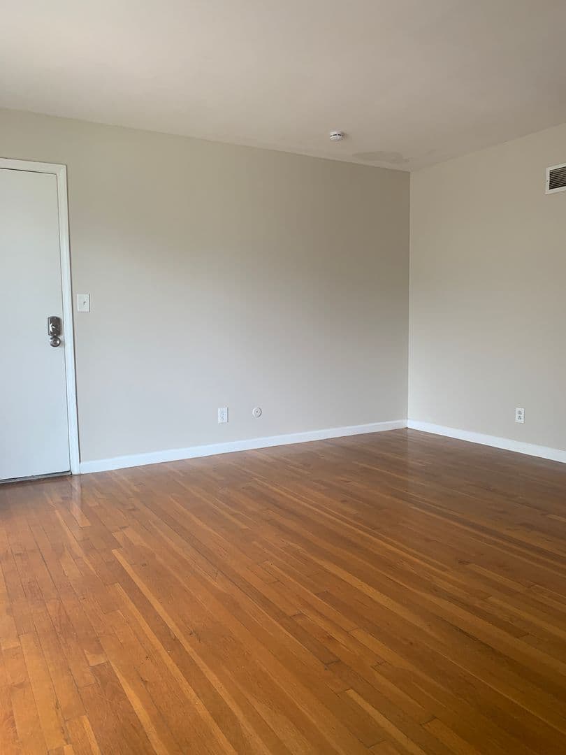 Kansas City Apartment: 3608-3618 Baltimore Ave.