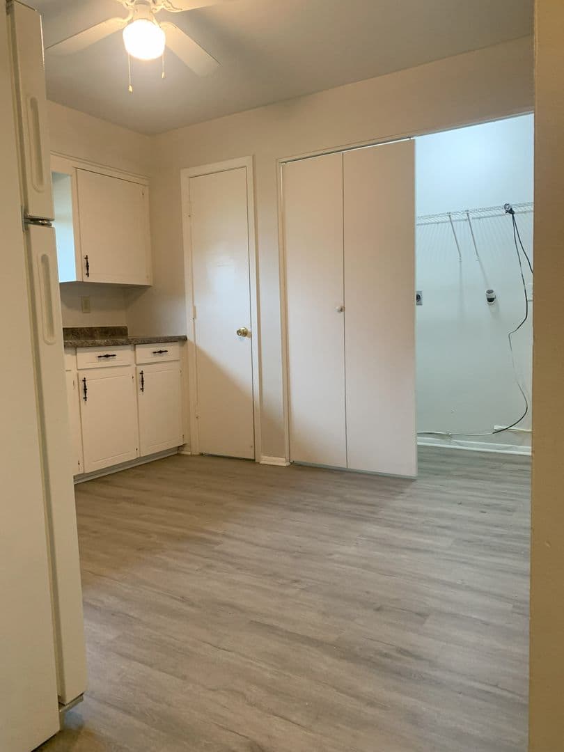 Parkville Apartment: 9001-9155 NW 57th Street