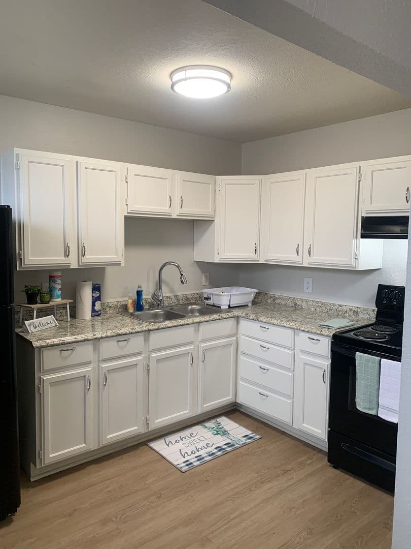 Parkville Apartment: 6110 NW Bell Rd.