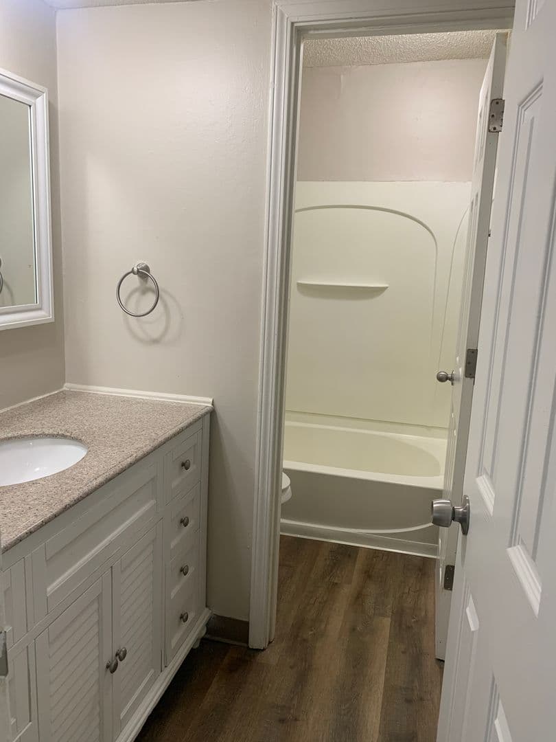 Kansas City Apartment: 3701-3703 Baltimore Ave